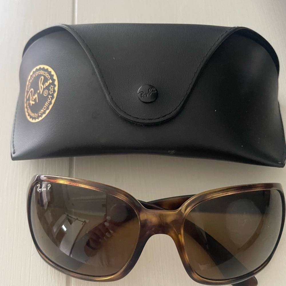 LIKE NEW RAY BAN 4068 SUNGLASSES